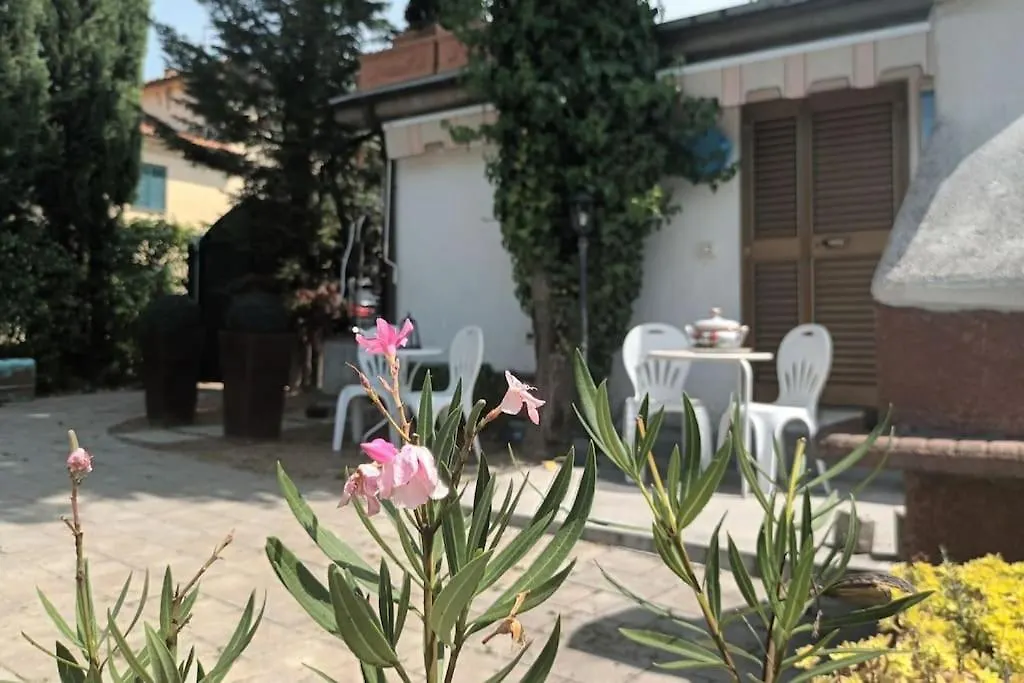 Apartment Casa Tranquilla Colonica Toscana Vicino A Firenze Seano Italy